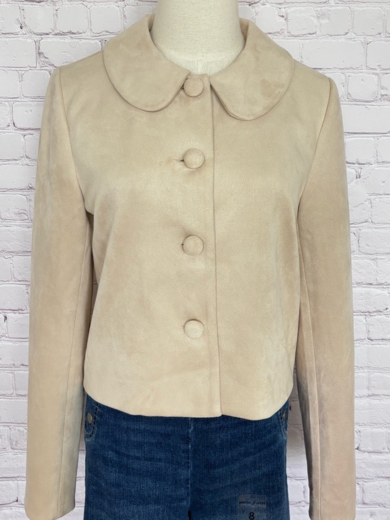 Wayf Jackets & Blazers - WAYF Elena Cream Cropped Suede-Like Button Front Jacket--NWT--S